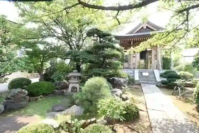 庭園のような境内
