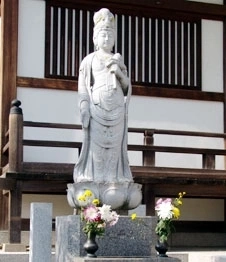観音像