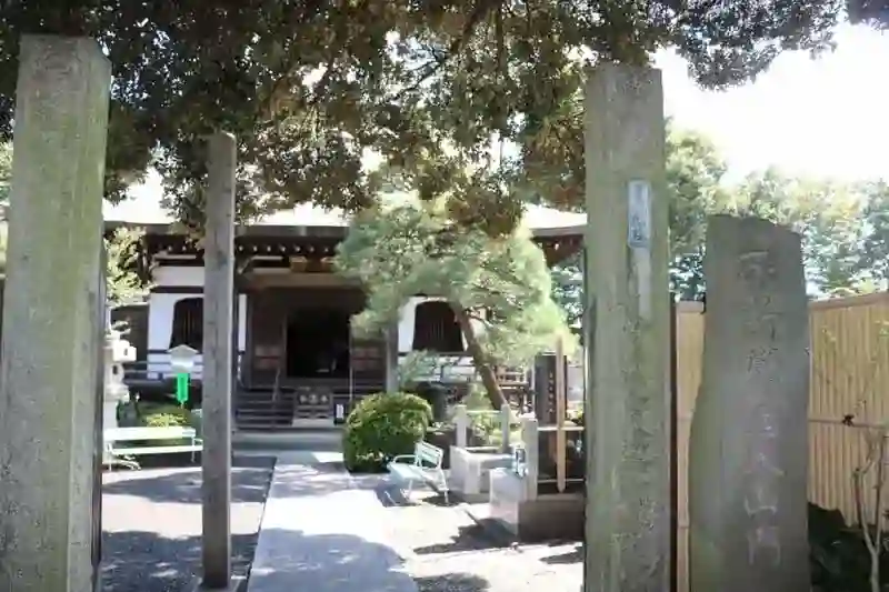 威徳院 山門