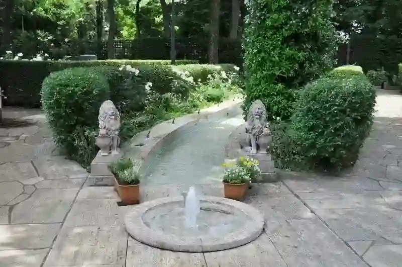 園内の噴水