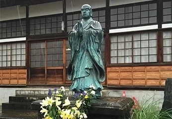 日蓮上人像
