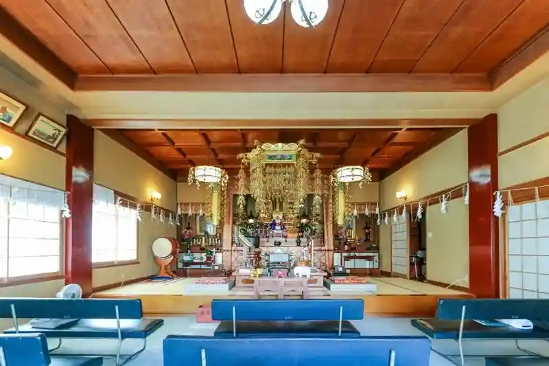 本堂内陣