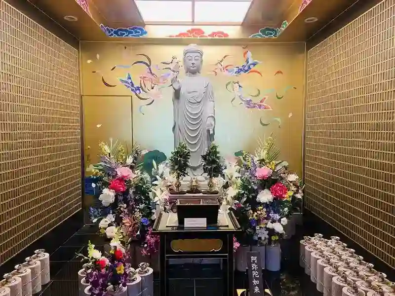 金を基調とした壁紙には魅了されます