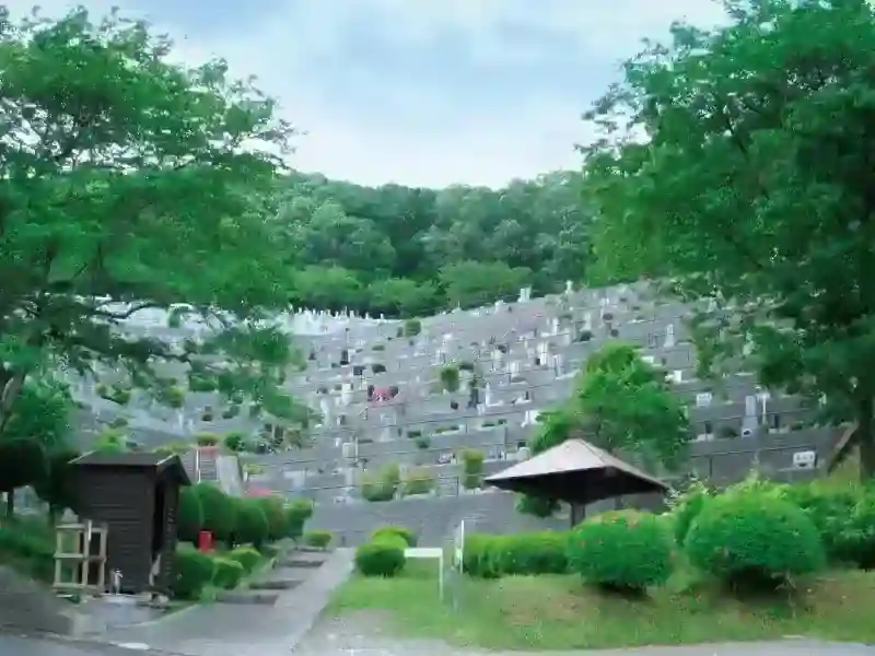 前面南向きの大規模公園墓地
