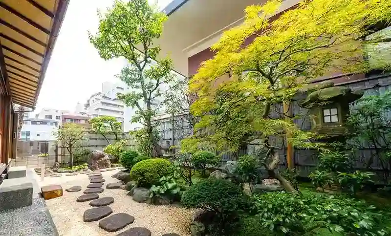 佛迎山 安楽寺の境内