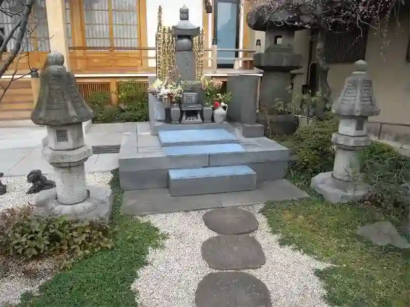 大行寺　永代供養塔