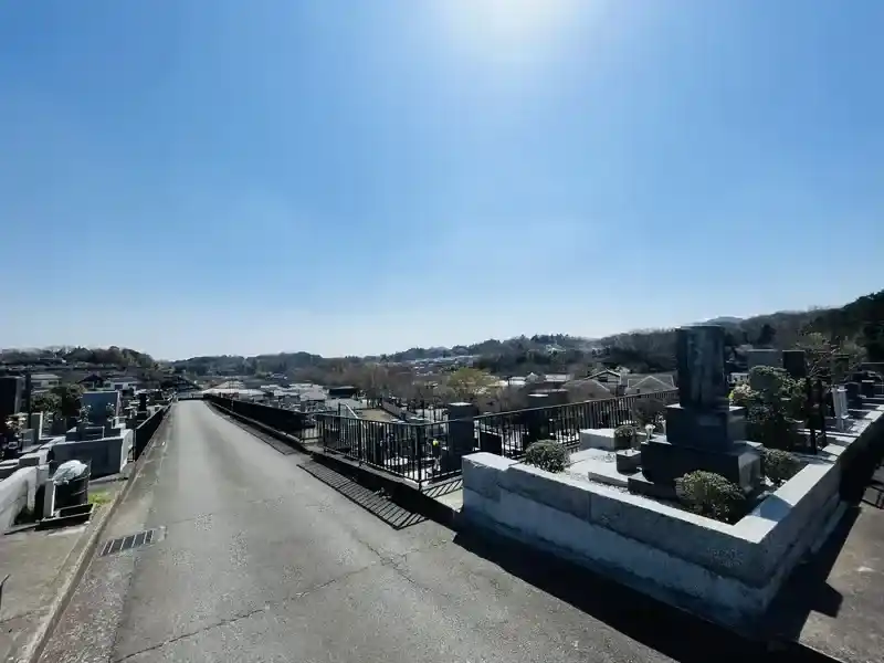 お墓近くまで車で行ける