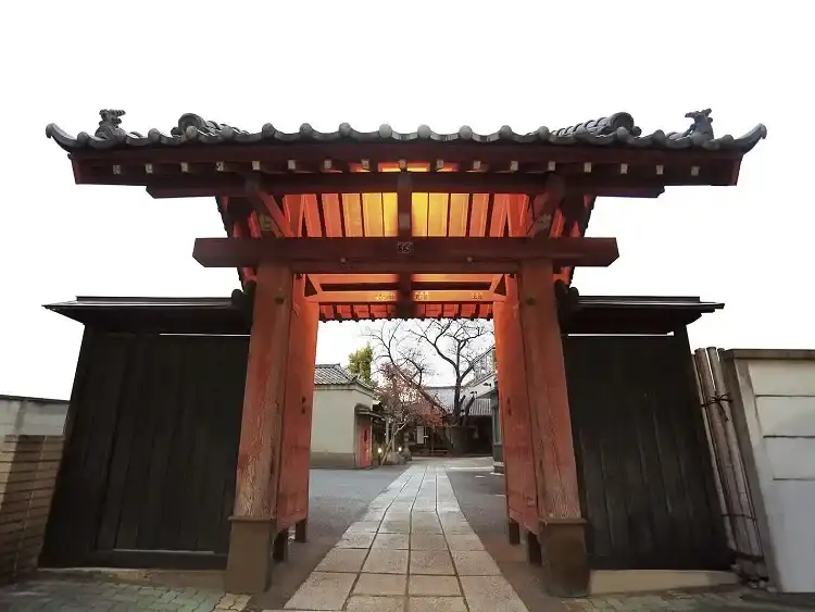 観明寺　山門
