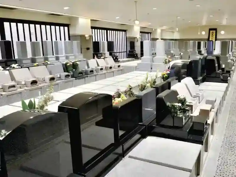 寂円寺　屋内一般墓