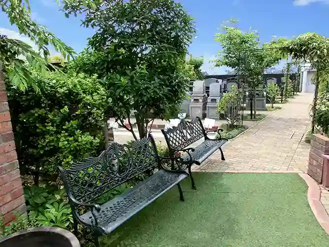 疲れた身体を休められるベンチ