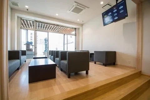 ラウンジ