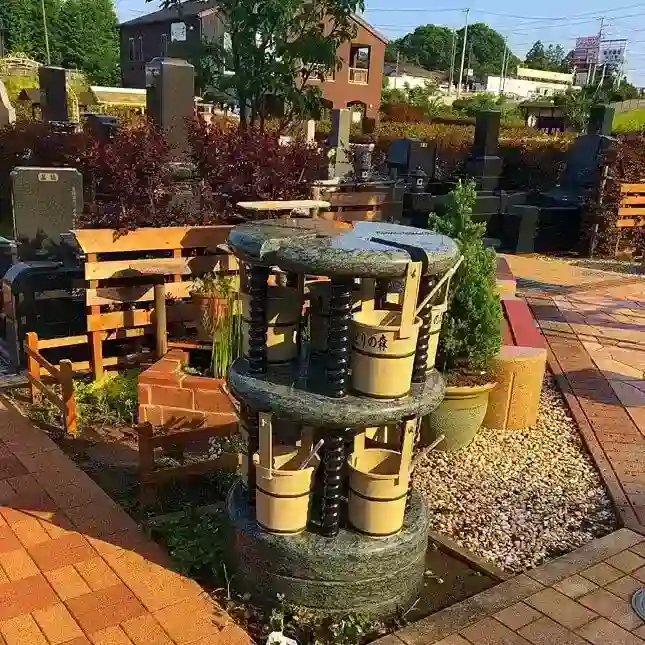 西洋の公園のような園内