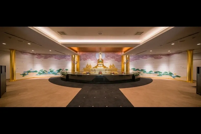 屋内御廟（参拝ホール）