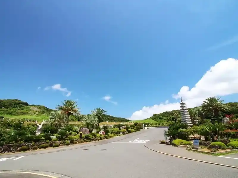 霊園入り口