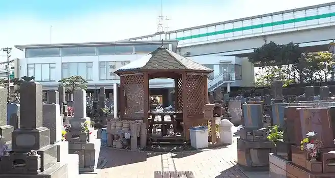 西洋の雰囲気を纏う霊園