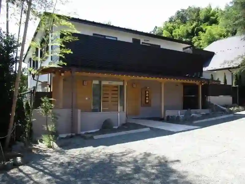 管理棟
