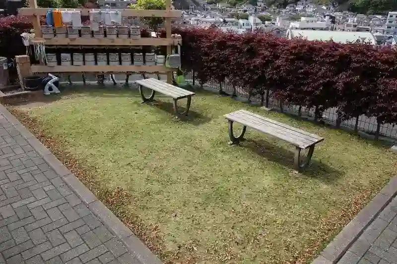 休憩用ベンチ