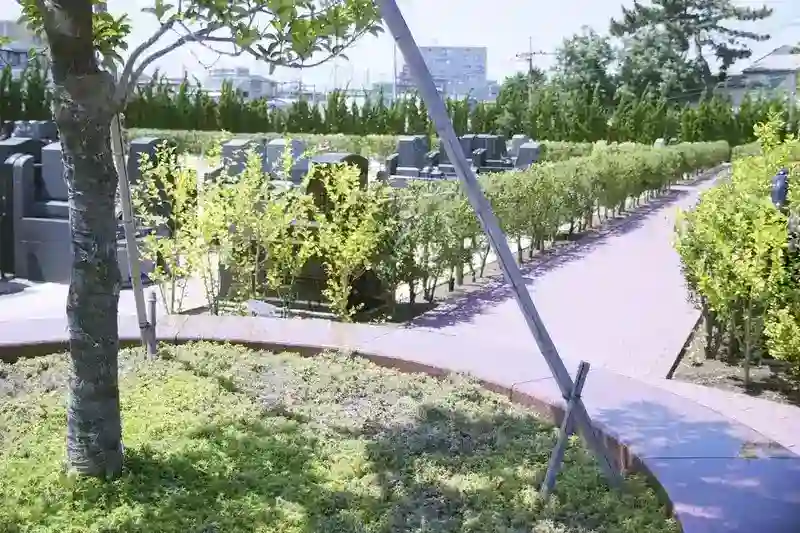 園内中央の休憩所