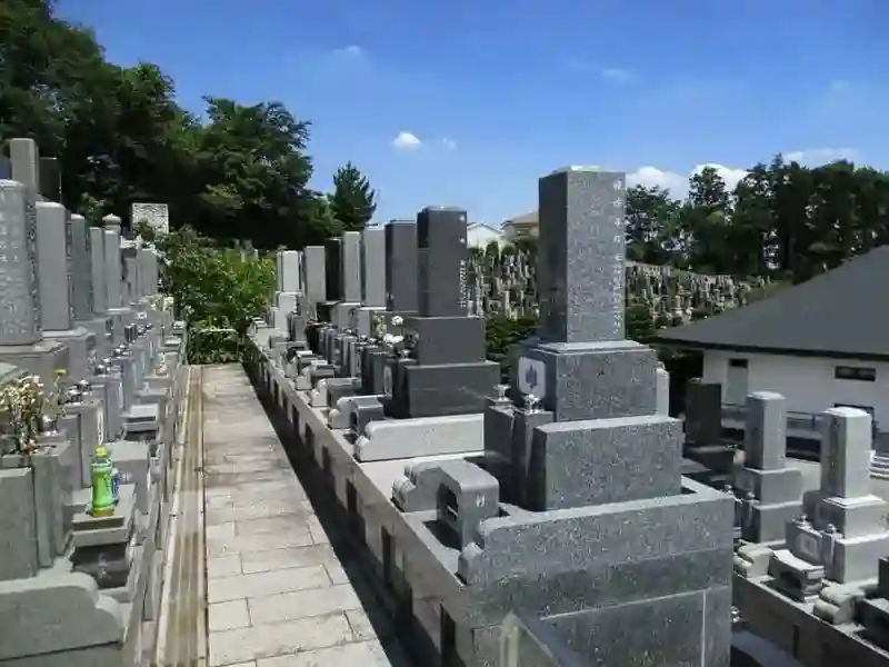 綺麗に整備された墓地
