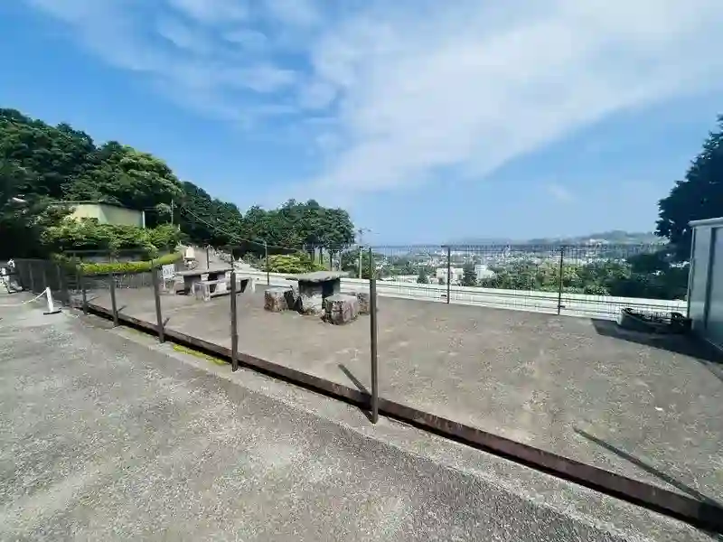 ベンチ