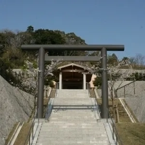 霊園入口