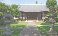 格式ある本堂