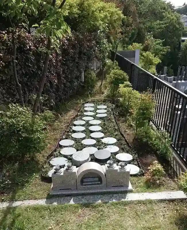 四季の花樹木葬墓地