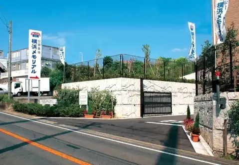 霊園入口