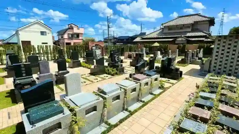 平坦でお参りしやすい墓地