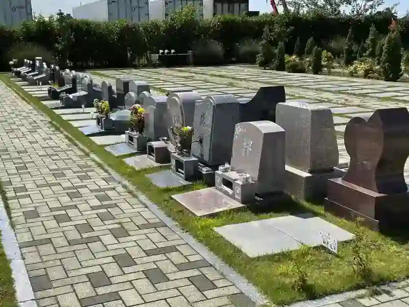 吉川霊園　芝墓所