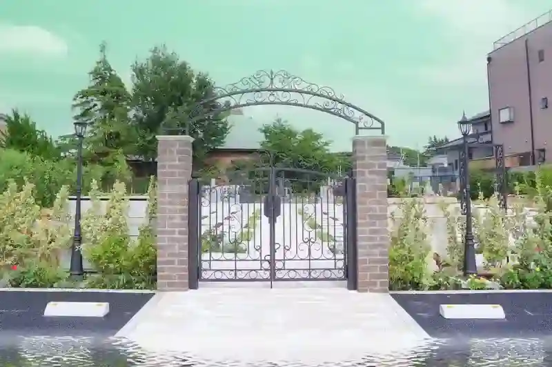 霊園正面