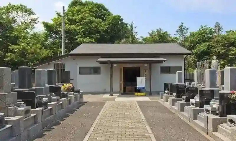 お寺に繋がる参道