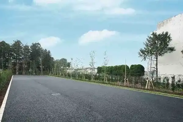 車でも来園可能