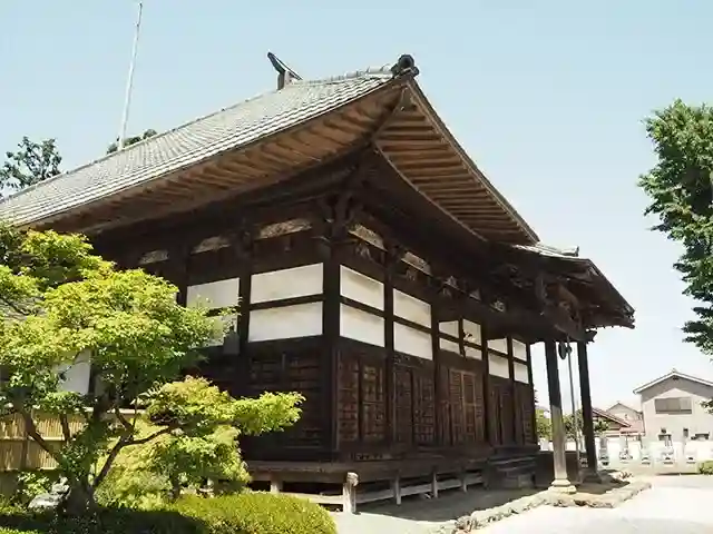 綺麗な境内。写真は本堂