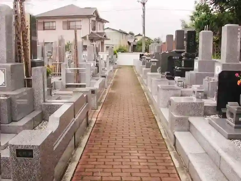 平坦な墓地