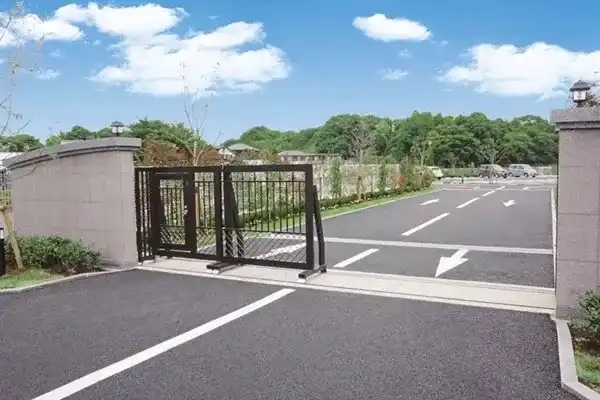 車でも来園可能