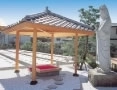 霊園中央にあるあずまや観音像