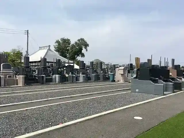 平坦でお参りのしやすい墓地