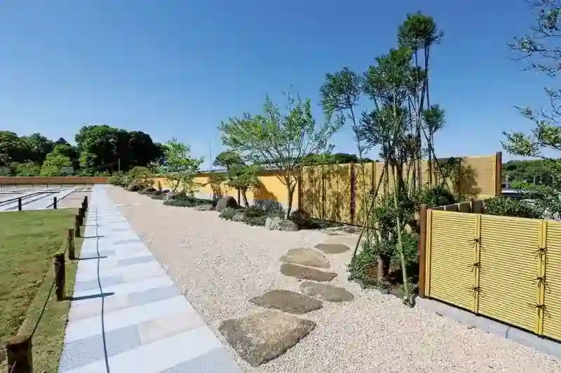 きちんと手入れされた植栽