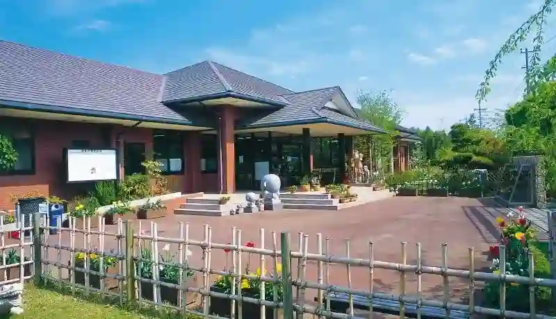 管理棟入り口
