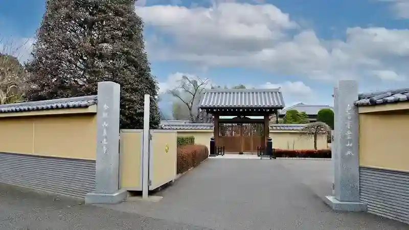 寺院入口