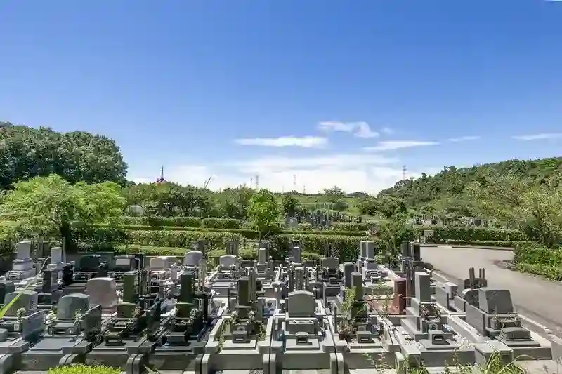 緑豊かな霊園です