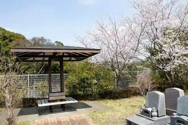 ベンチでほっと一息