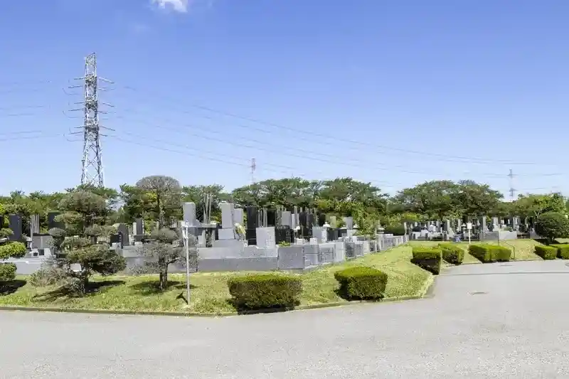 参道と墓域