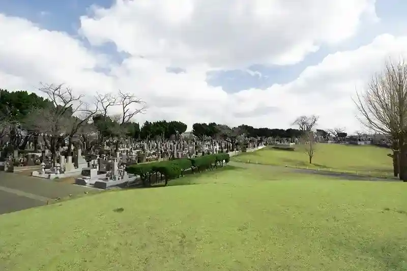 緑広がる墓所