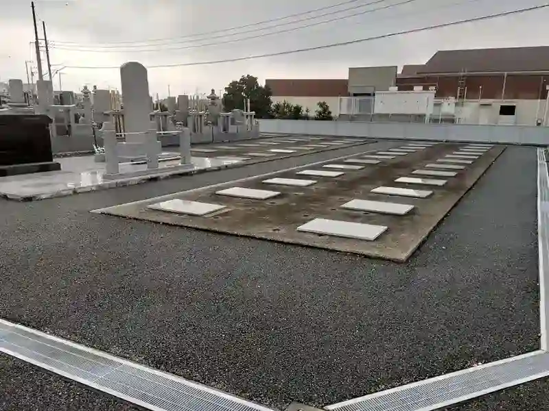 園内は平たんでお参りがしやすいです。