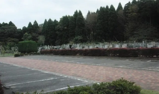 広々とした駐車場