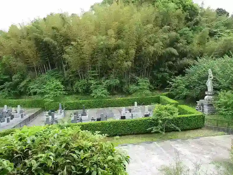 霊園全景③