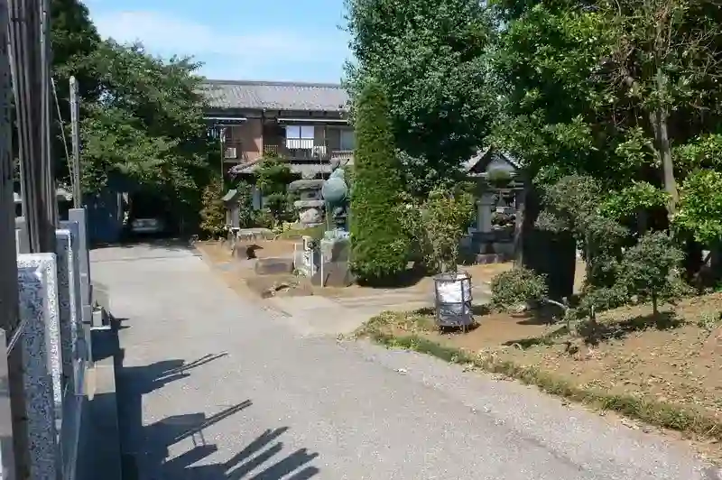 自然を感じられる境内