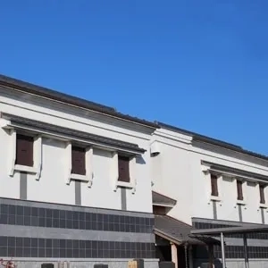 稲毛御廟の和風な外観